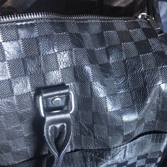 💎$350 retail WATERPROOF duffle luggage weekender - Picture 7 of 7